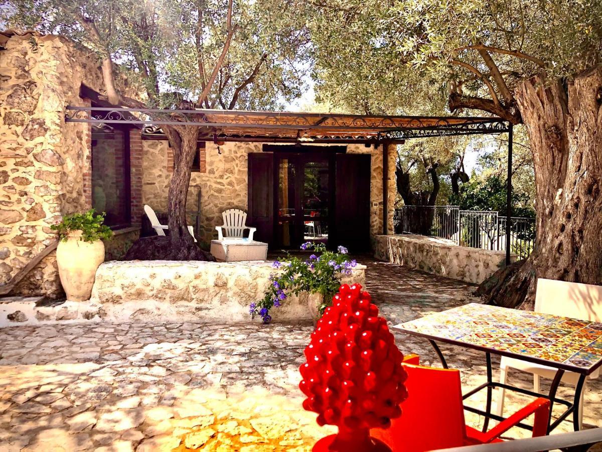 Вилла Agriturismo Roba Degli Ulivi Агридженто Экстерьер фото